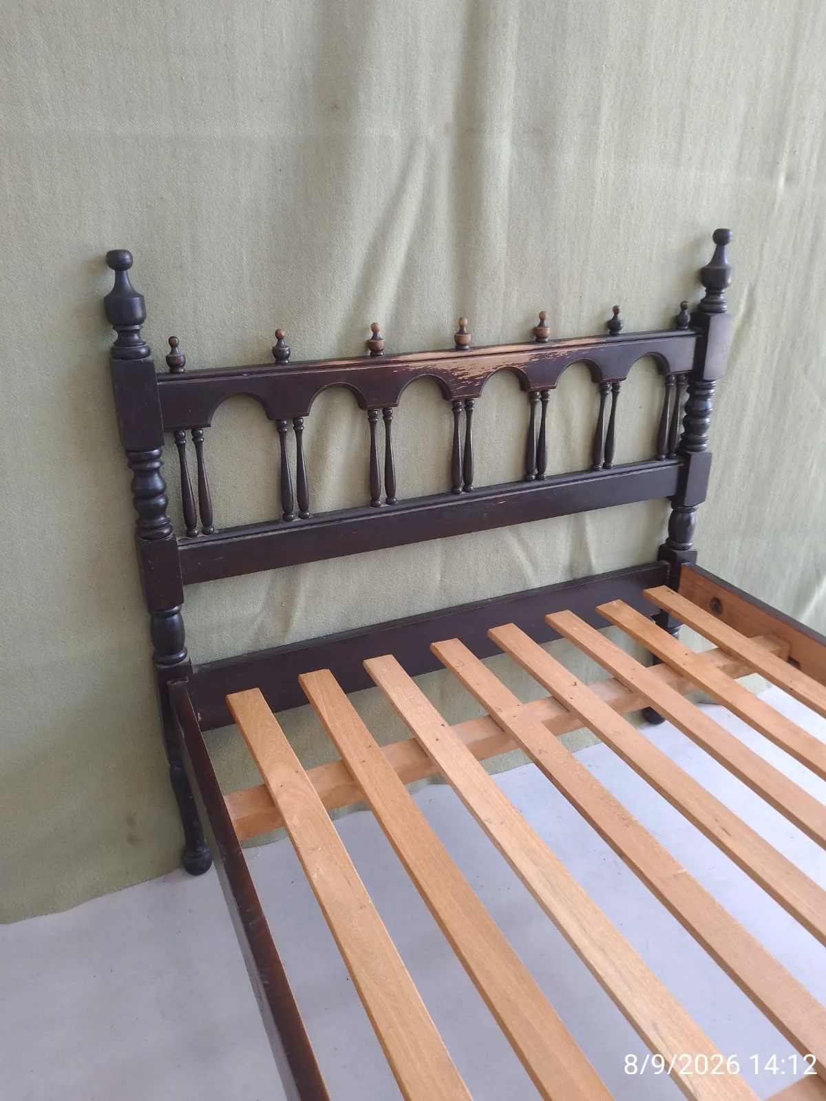 Cama de madera torneada estilo español — foto 4