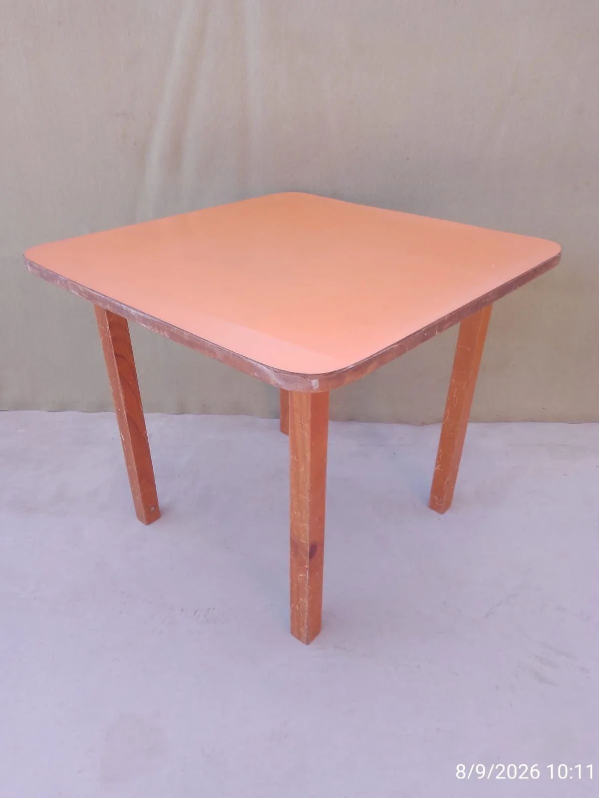 Mesa auxiliar baja de madera maciza y tabla aglomerada — foto 6