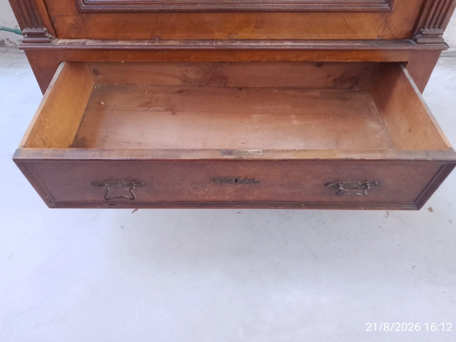 Ropero antiguo de madera maciza 1 cajón y espejo — foto 7