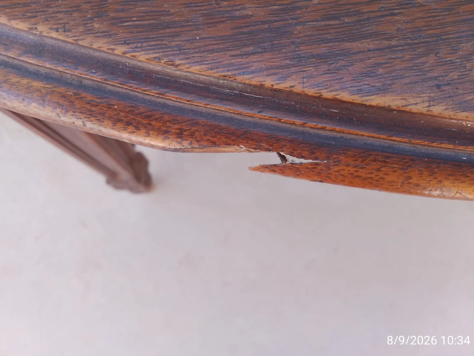 Mesita Ratona de Madera Torneada y Tallada — foto 7