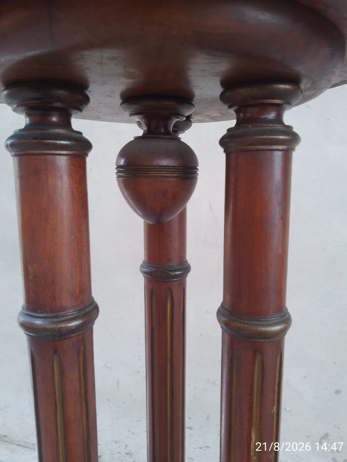 Juego X2 pedestales madera torneada y mármol — foto 5