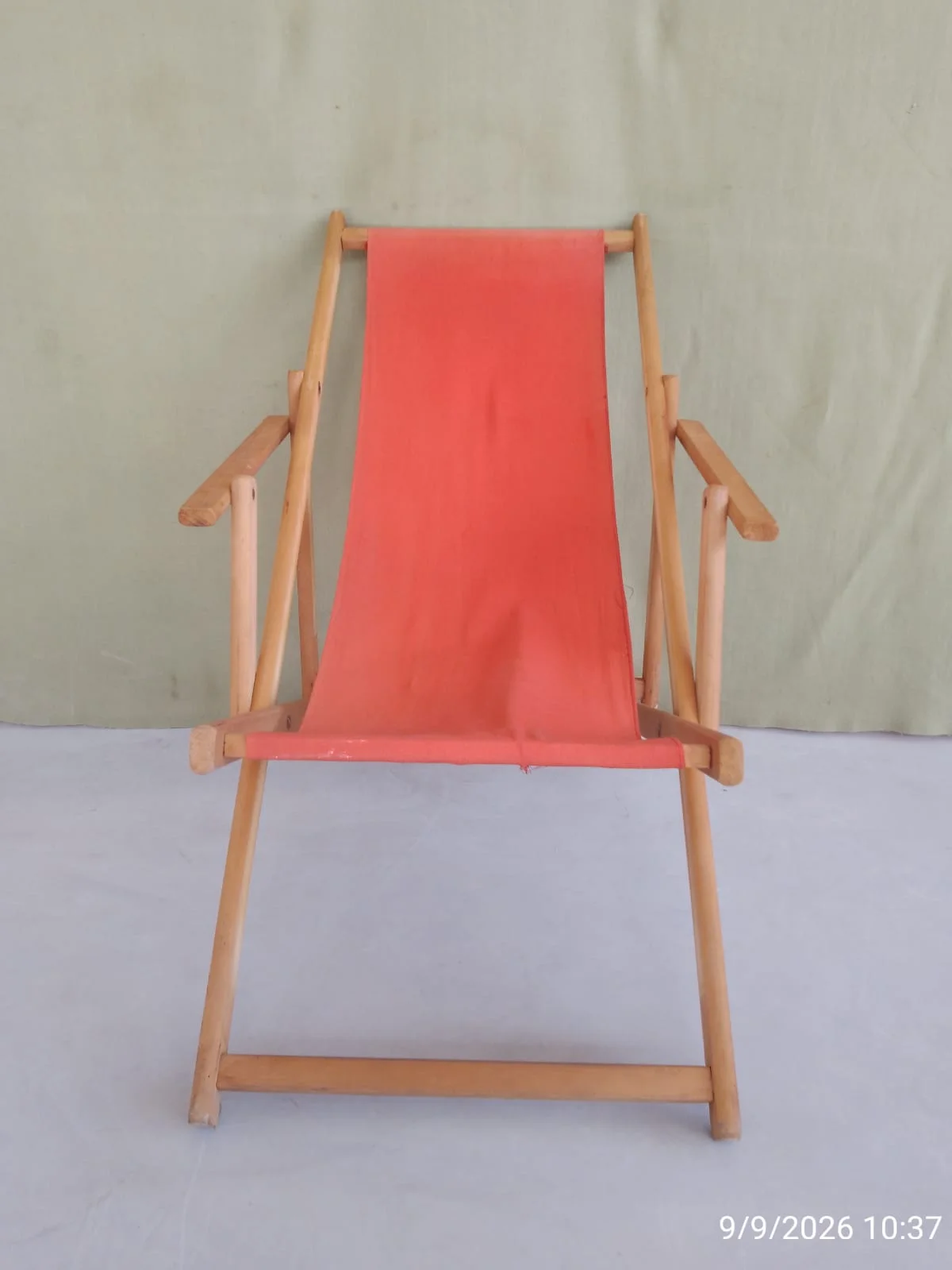 Reposera de madera y tela plegable roja — foto 3