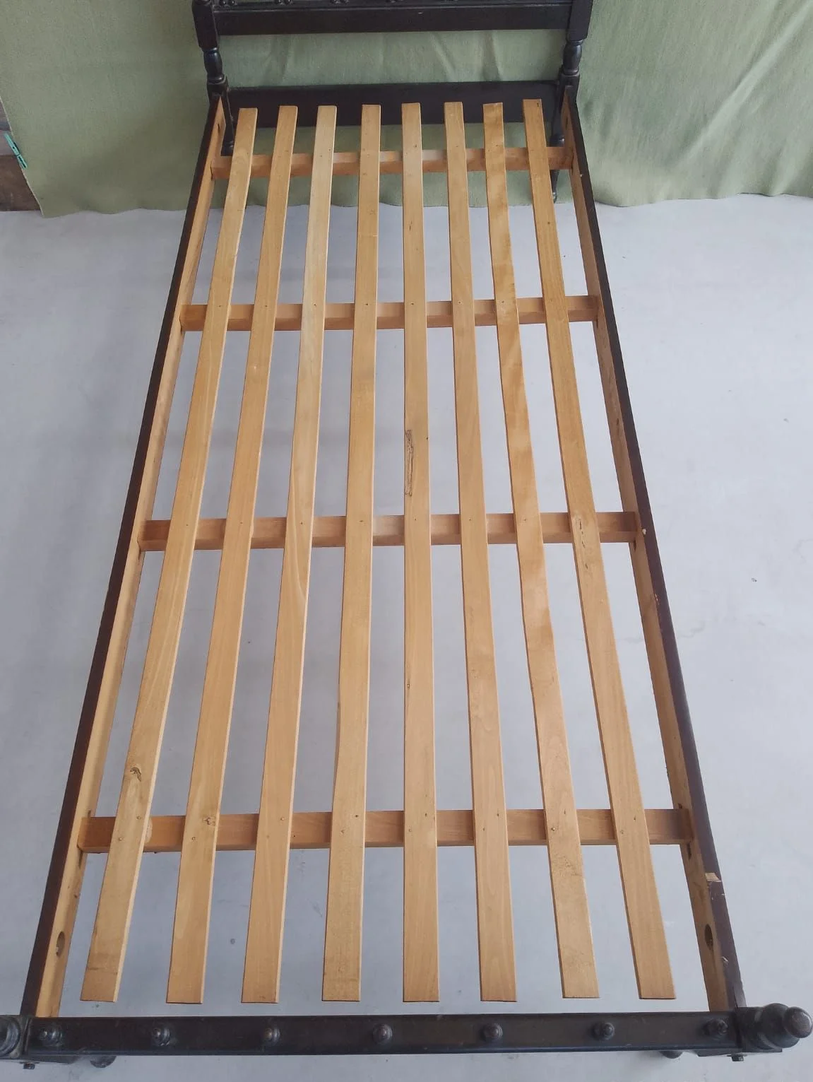Cama de madera torneada estilo español — foto 7